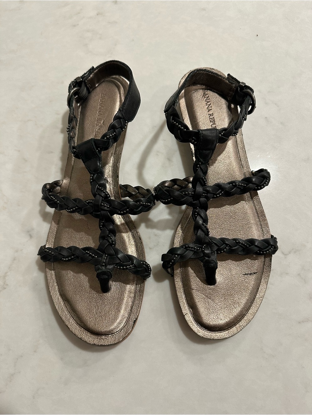 Banana Republic Black Braided T-Strap Flat Sandals Sz 9.5